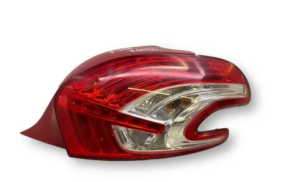 Peugeot 208 Rear/tail lights 9672628380
