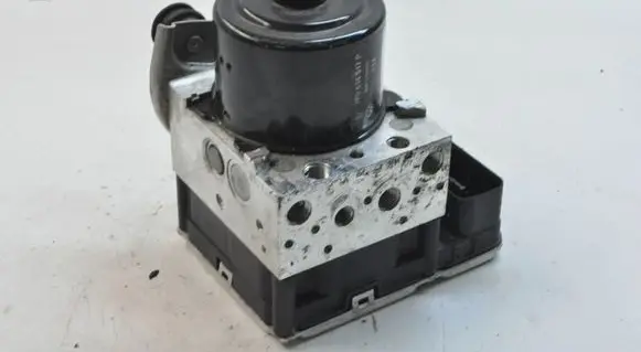 Volkswagen Touareg II ABS Pump 7P0614517P 7P0907379P