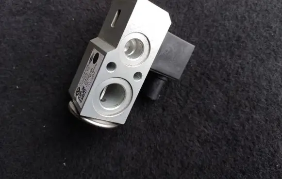 BMW 3 F30 F35 F31 Air conditioning (A/C) expansion valve 9394286