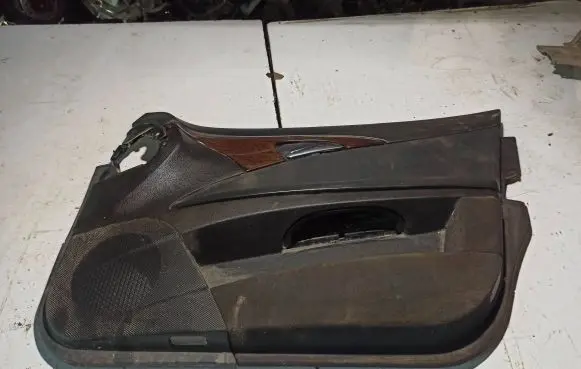 Mercedes-Benz E W211 Front door card panel trim A2117270214