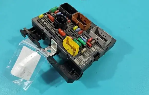 Peugeot Expert Central body control module 9807028780 IMPRK1565387