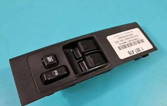 Toyota Corolla Verso E121 Electric window control switch 84820-0F040-00 IMPRK1367476