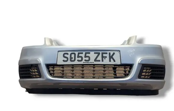 Opel Zafira B Front bumper 13124959