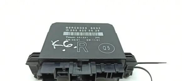 Mercedes-Benz C W203 Door control unit/module 2038206626 351391