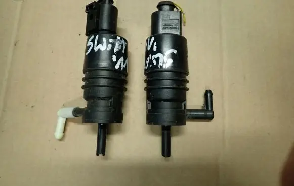 Suzuki Swift II Windscreen/windshield washer pump