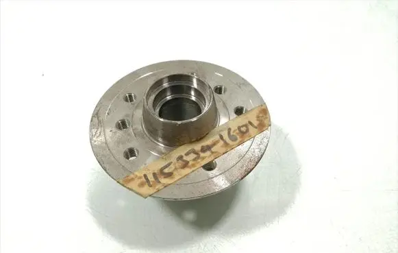 Front wheel hub