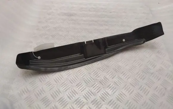 Fender mounting bracket