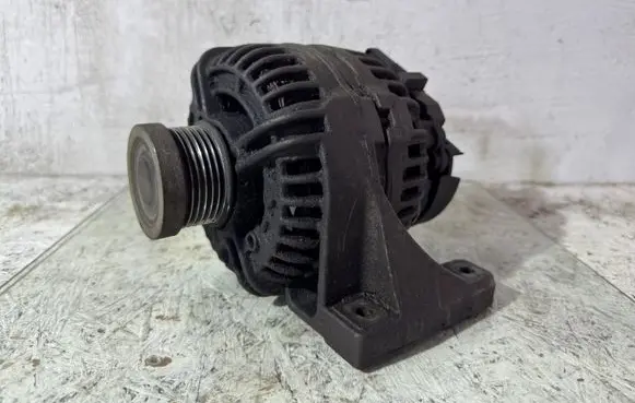 Volvo XC90 Generator/alternator 30667894 0124525060