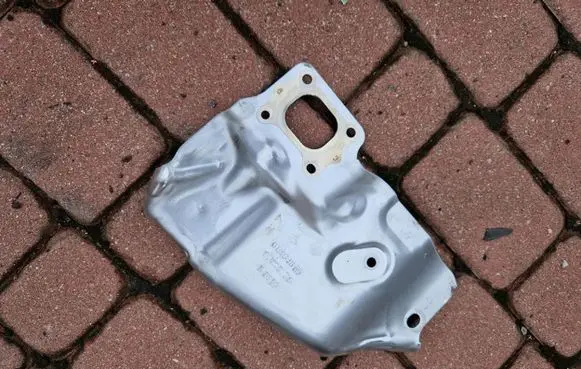 Opel Astra K Heat shield in engine bay 12692745