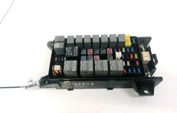 KIA Sorento Fuse box set 911603E030 91160-3E030