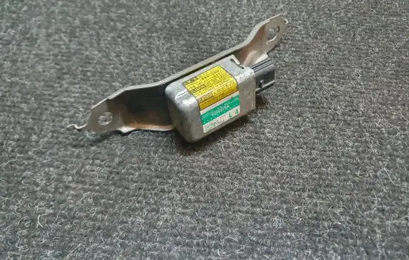 Toyota Prius (XW20) Airbag deployment crash/impact sensor 8983447020 1879000921