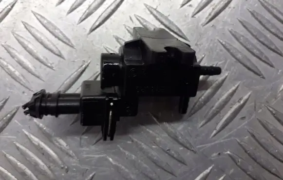Opel Astra H Valve vacuum 72244800