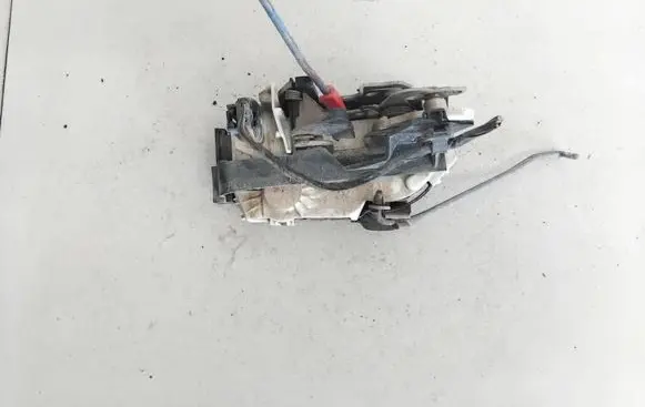 Dodge Caliber Front door lock