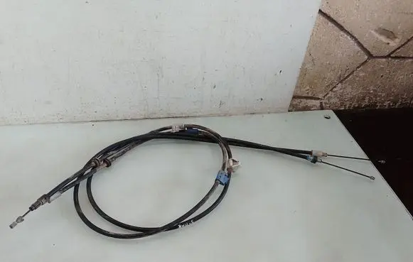 Handbrake/parking brake wiring cable