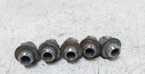 Mitsubishi Outlander Nuts/bolts 