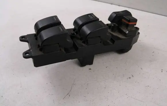Toyota Avensis T220 Electric window control switch 