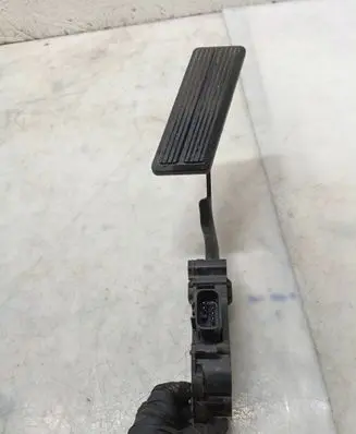 Chrysler Voyager Accelerator throttle pedal 04861650AB 051361RG 034PE4203