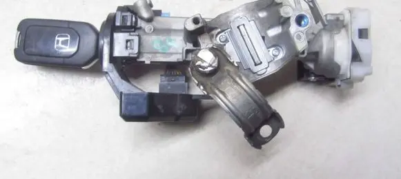 Honda CR-V Ignition lock