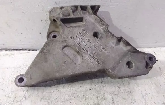 Volkswagen PASSAT B6 Engine mounting bracket 03G199207F