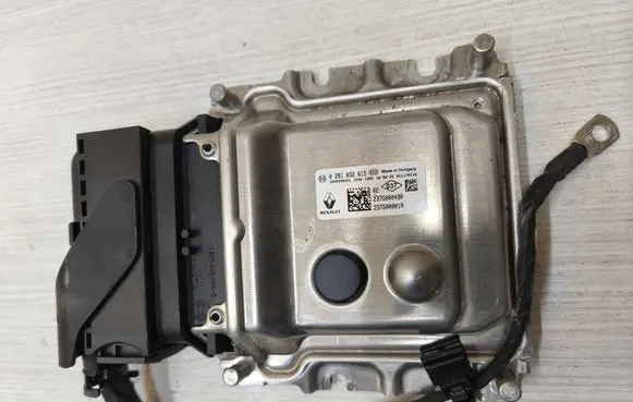Renault Trafic III (X82) Adblue control unit 237G00049R 237G00001R 0281032615