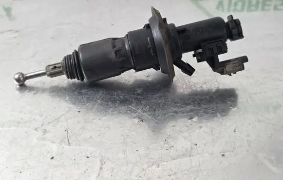 Opel Combo E Clutch slave cylinder 9830021280 C441204744 9720220756