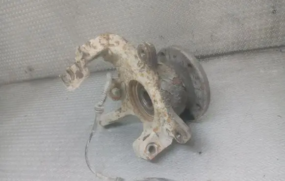 Opel Movano A Front wheel hub spindle knuckle