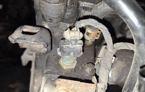 Coolant temperature sensor