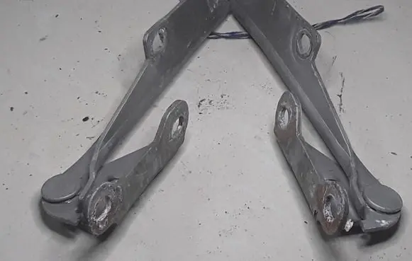 Volvo S40, V40 Engine bonnet/hood hinges