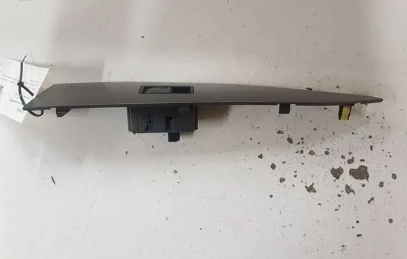 Toyota Avensis T270 Electric window control switch 7423105220 7423105180