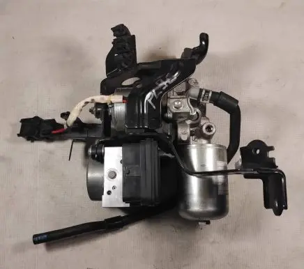 Toyota Prius (XW50) ABS Pump 11304041030 4451047070