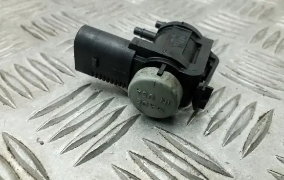 Volkswagen Golf VI Turbo solenoid valve 1K0906283A