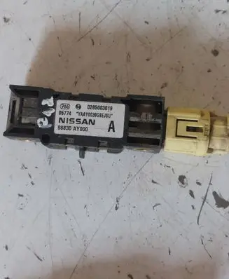 Nissan Primera Airbag deployment crash/impact sensor 98830AY000 0285003019