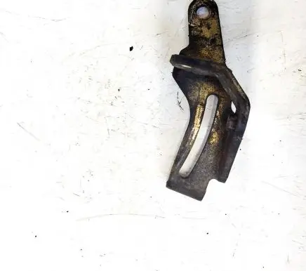 Mitsubishi Carisma Engine mounting bracket