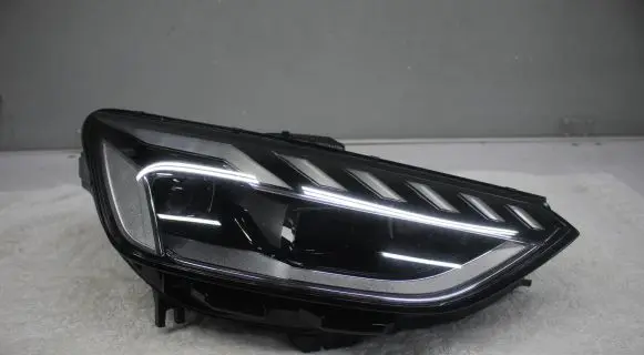 Audi A4 S4 B9 8W Headlight/headlamp 8W0941034D 030111723400 LE18A6424