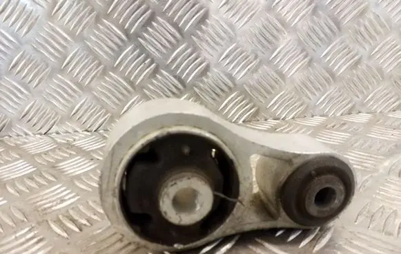 Mazda CX-7 Gearbox mount