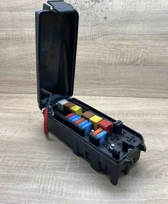 Opel Vectra C Fuse box set 13205792 460023260 519171003