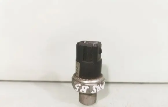 Volkswagen PASSAT B5 Air conditioning (A/C) pressure sensor 8D0959482B