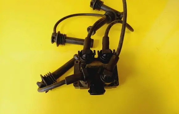 Ford Escort High voltage ignition coil 928F12029CA