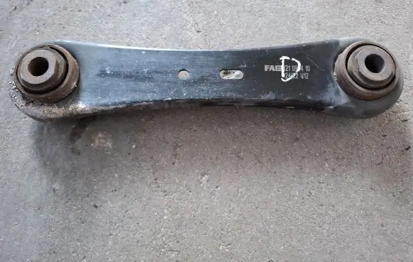 Volvo XC70 Rear upper control arm/wishbone 821090410