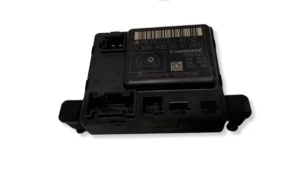 Mercedes-Benz Sprinter W901 W902 W903 W904 Door control unit/module A9069000501