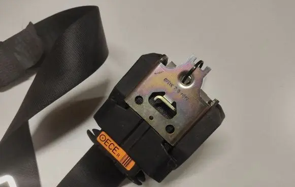 BMW 3 E46 Front seatbelt 566244601 0712643 5691DJ31503