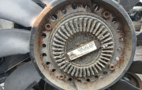 Volkswagen PASSAT B5 Viscous fan clutch 058121350
