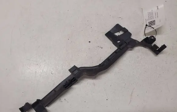 Fender mounting bracket