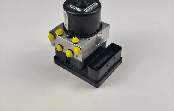 Mini One - Cooper R50 - 53 ABS Pump 6765282 10020600984 6765284