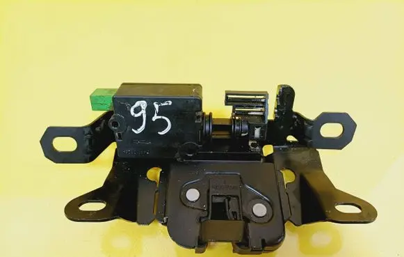 Volvo C70 Tailgate/trunk/boot lock/catch/latch 30753955