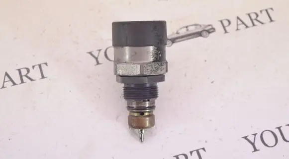 BMW 5 F10 F11 Fuel pressure regulator 0281002949