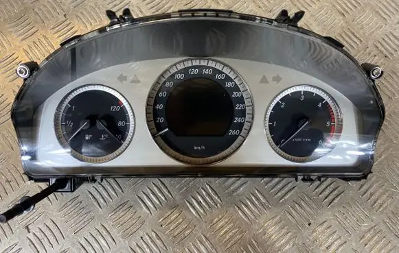 Mercedes-Benz C W204 Speedometer (instrument cluster) A2044400311 A2045407611 A2044423621
