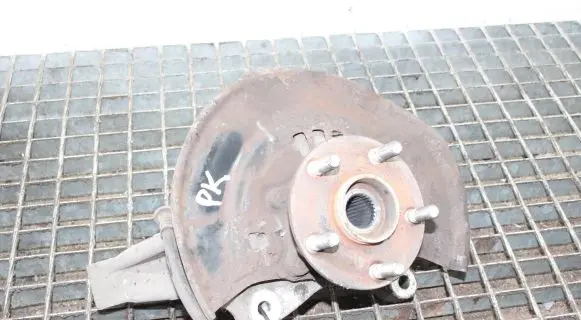 Toyota Prius (XW30) Front wheel hub