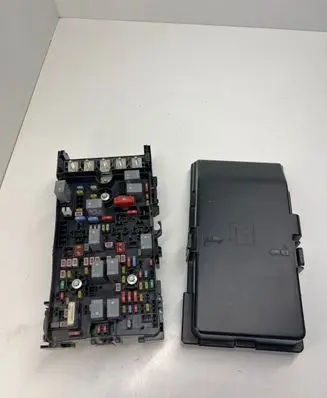 Jeep Cherokee Fuse box set 63565387 REV001