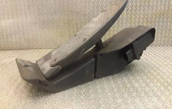Mini One - Cooper Coupe R56 Accelerator throttle pedal 6786591